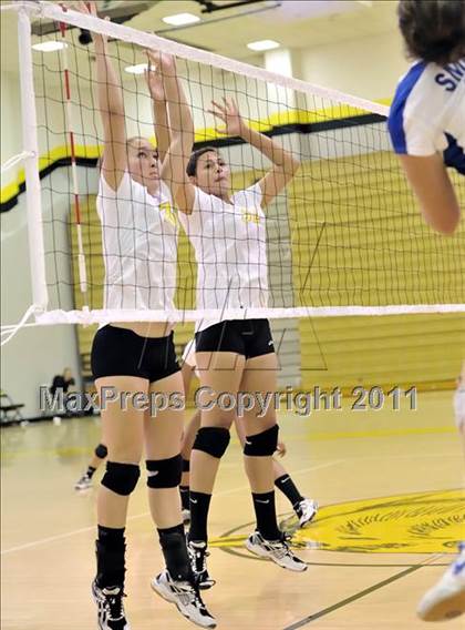 Thumbnail 3 in Capistrano Valley vs Santa Margarita (Aloha Cougar Classic) photogallery.