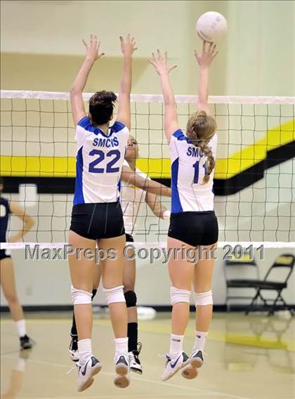 Thumbnail 2 in Capistrano Valley vs Santa Margarita (Aloha Cougar Classic) photogallery.