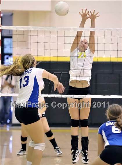 Thumbnail 3 in Capistrano Valley vs Santa Margarita (Aloha Cougar Classic) photogallery.