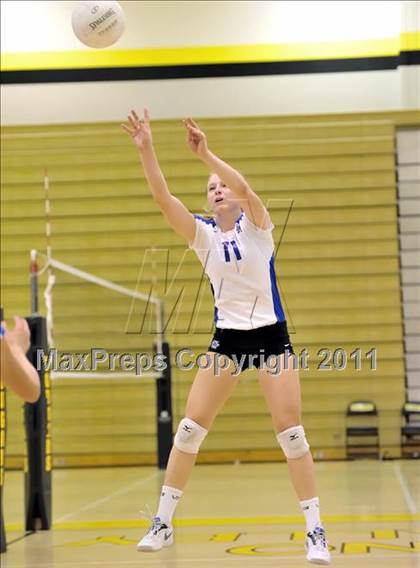 Thumbnail 3 in Capistrano Valley vs Santa Margarita (Aloha Cougar Classic) photogallery.