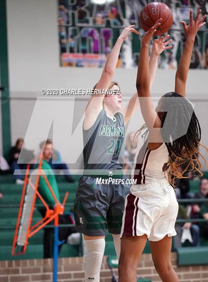 Thumbnail 3 in Hearne vs. Normangee (UIL 2A Bi-District Playoff) photogallery.