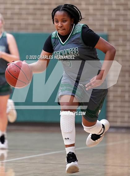 Thumbnail 3 in Hearne vs. Normangee (UIL 2A Bi-District Playoff) photogallery.