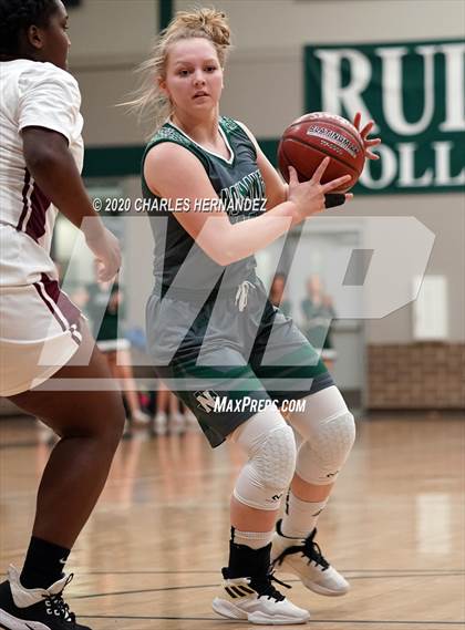 Thumbnail 2 in Hearne vs. Normangee (UIL 2A Bi-District Playoff) photogallery.