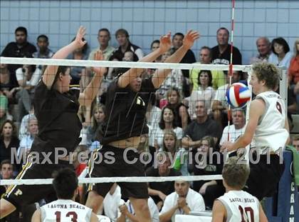 Thumbnail 3 in Parker vs. Laguna Beach (CIF SoCal D3 Regional Final) photogallery.