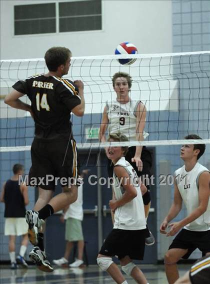 Thumbnail 2 in Parker vs. Laguna Beach (CIF SoCal D3 Regional Final) photogallery.