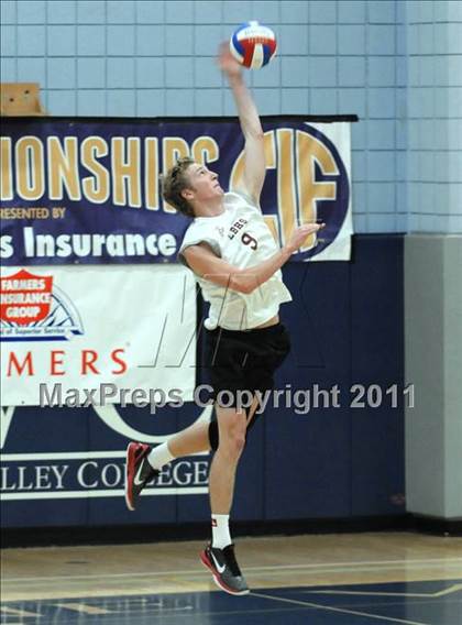 Thumbnail 3 in Parker vs. Laguna Beach (CIF SoCal D3 Regional Final) photogallery.