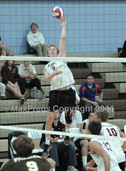 Thumbnail 3 in Parker vs. Laguna Beach (CIF SoCal D3 Regional Final) photogallery.
