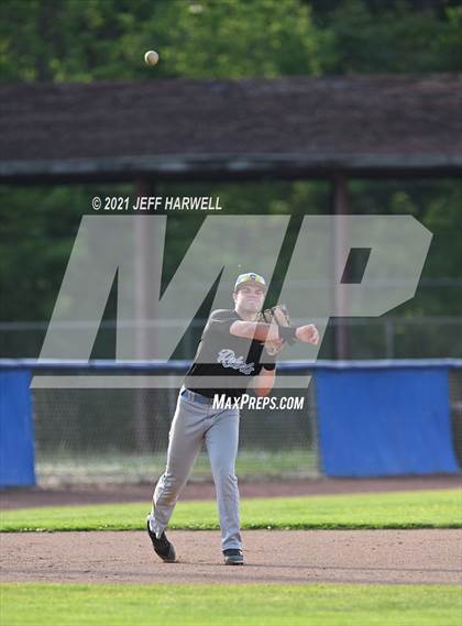 Thumbnail 3 in Mayfield vs. South (OHSAA D1 District Semifinal) photogallery.