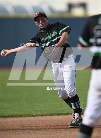 Thumbnail 1 in Mayfield vs. South (OHSAA D1 District Semifinal) photogallery.