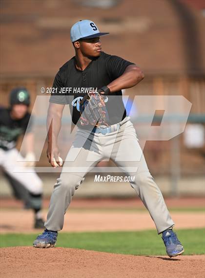 Thumbnail 3 in Mayfield vs. South (OHSAA D1 District Semifinal) photogallery.