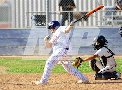 Thumbnail 1 in Paramount vs. Lynwood photogallery.