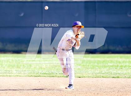 Thumbnail 3 in Paramount vs. Lynwood photogallery.