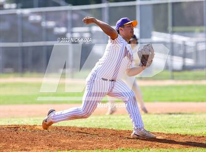 Thumbnail 1 in Paramount vs. Lynwood photogallery.