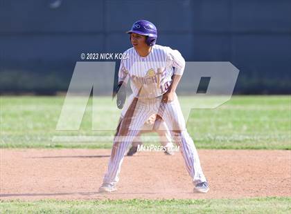 Thumbnail 3 in Paramount vs. Lynwood photogallery.