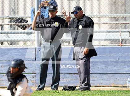 Thumbnail 1 in Paramount vs. Lynwood photogallery.
