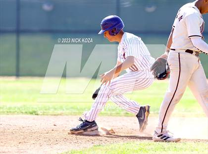 Thumbnail 2 in Paramount vs. Lynwood photogallery.
