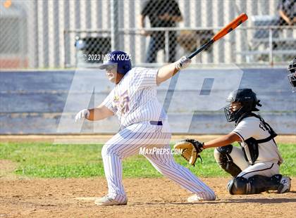 Thumbnail 2 in Paramount vs. Lynwood photogallery.