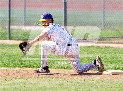Thumbnail 1 in Paramount vs. Lynwood photogallery.