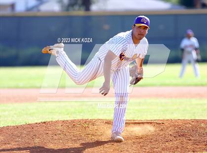 Thumbnail 3 in Paramount vs. Lynwood photogallery.