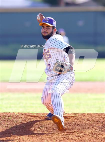 Thumbnail 1 in Paramount vs. Lynwood photogallery.