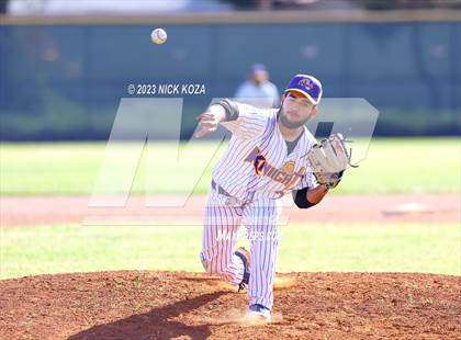 Thumbnail 1 in Paramount vs. Lynwood photogallery.
