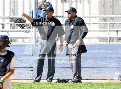 Thumbnail 2 in Paramount vs. Lynwood photogallery.