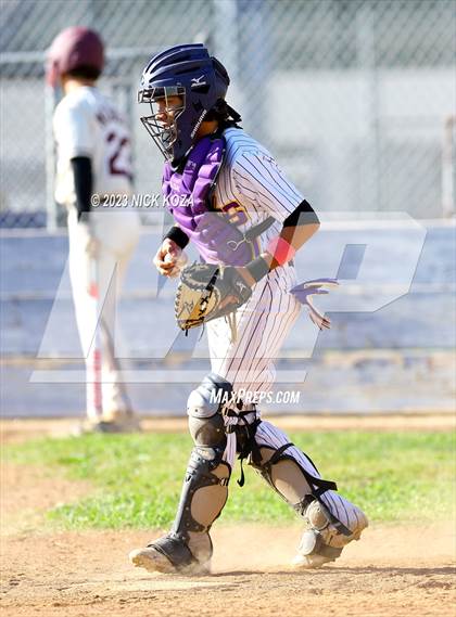 Thumbnail 2 in Paramount vs. Lynwood photogallery.