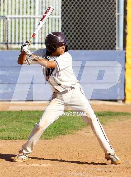 Thumbnail 3 in Paramount vs. Lynwood photogallery.