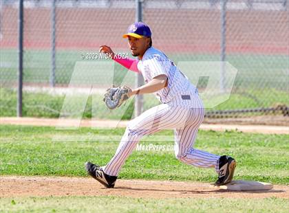 Thumbnail 1 in Paramount vs. Lynwood photogallery.