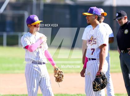Thumbnail 2 in Paramount vs. Lynwood photogallery.