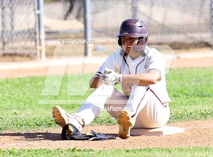 Thumbnail 2 in Paramount vs. Lynwood photogallery.