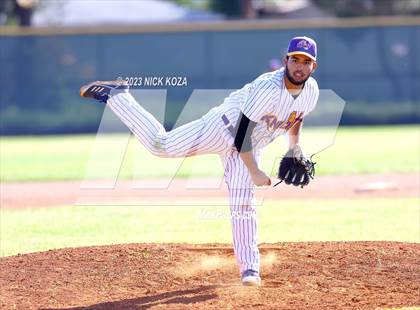 Thumbnail 3 in Paramount vs. Lynwood photogallery.