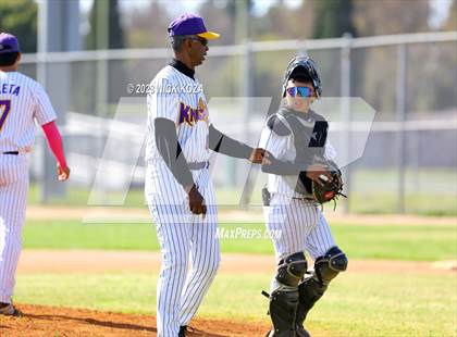 Thumbnail 2 in Paramount vs. Lynwood photogallery.
