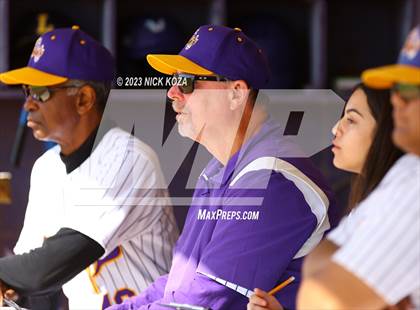 Thumbnail 1 in Paramount vs. Lynwood photogallery.