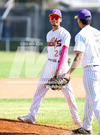 Thumbnail 3 in Paramount vs. Lynwood photogallery.
