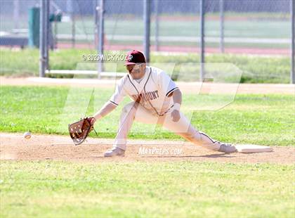 Thumbnail 2 in Paramount vs. Lynwood photogallery.