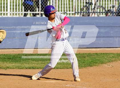 Thumbnail 3 in Paramount vs. Lynwood photogallery.