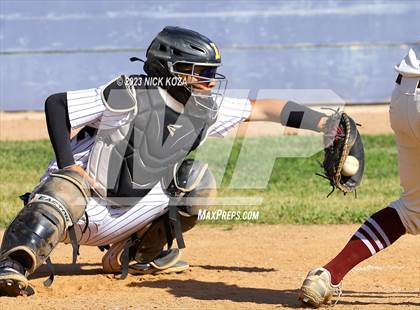 Thumbnail 1 in Paramount vs. Lynwood photogallery.
