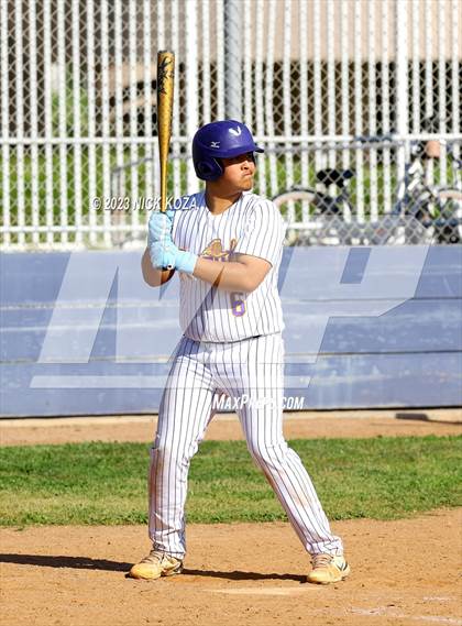 Thumbnail 3 in Paramount vs. Lynwood photogallery.