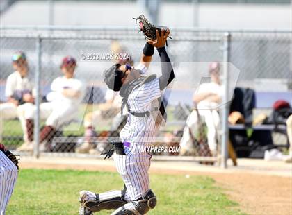 Thumbnail 2 in Paramount vs. Lynwood photogallery.