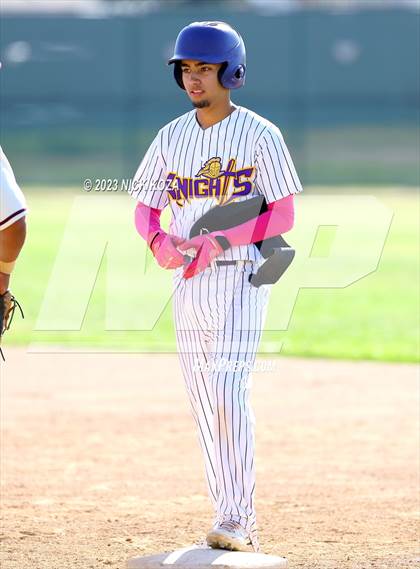 Thumbnail 3 in Paramount vs. Lynwood photogallery.