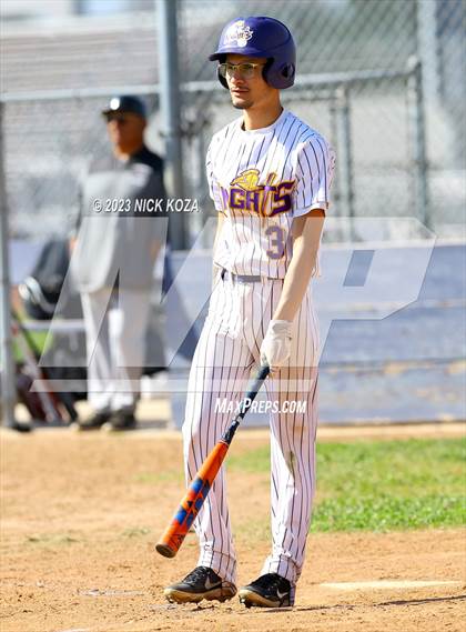 Thumbnail 3 in Paramount vs. Lynwood photogallery.