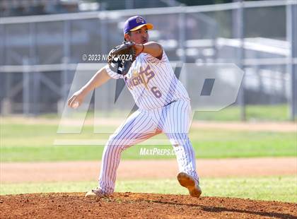 Thumbnail 2 in Paramount vs. Lynwood photogallery.