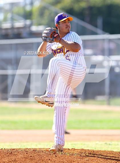 Thumbnail 3 in Paramount vs. Lynwood photogallery.