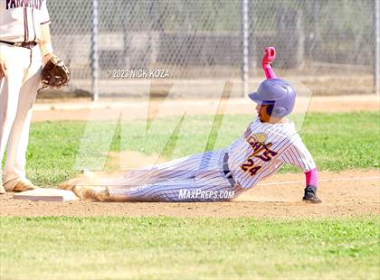 Thumbnail 3 in Paramount vs. Lynwood photogallery.