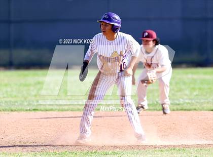 Thumbnail 2 in Paramount vs. Lynwood photogallery.