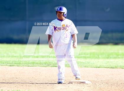 Thumbnail 2 in Paramount vs. Lynwood photogallery.