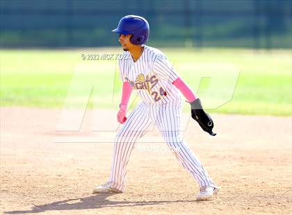 Thumbnail 1 in Paramount vs. Lynwood photogallery.