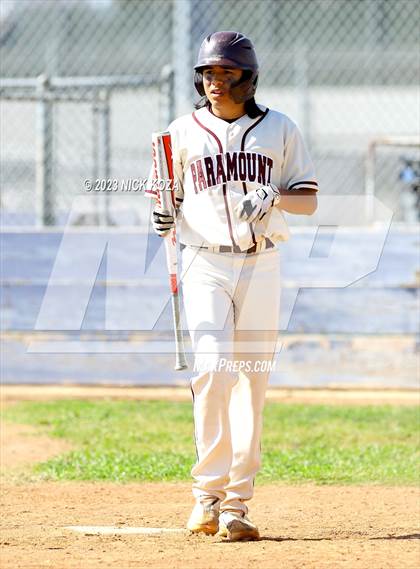 Thumbnail 2 in Paramount vs. Lynwood photogallery.