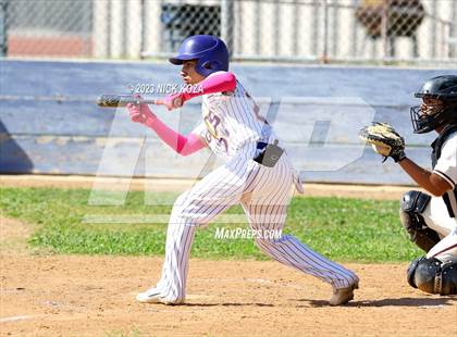 Thumbnail 3 in Paramount vs. Lynwood photogallery.